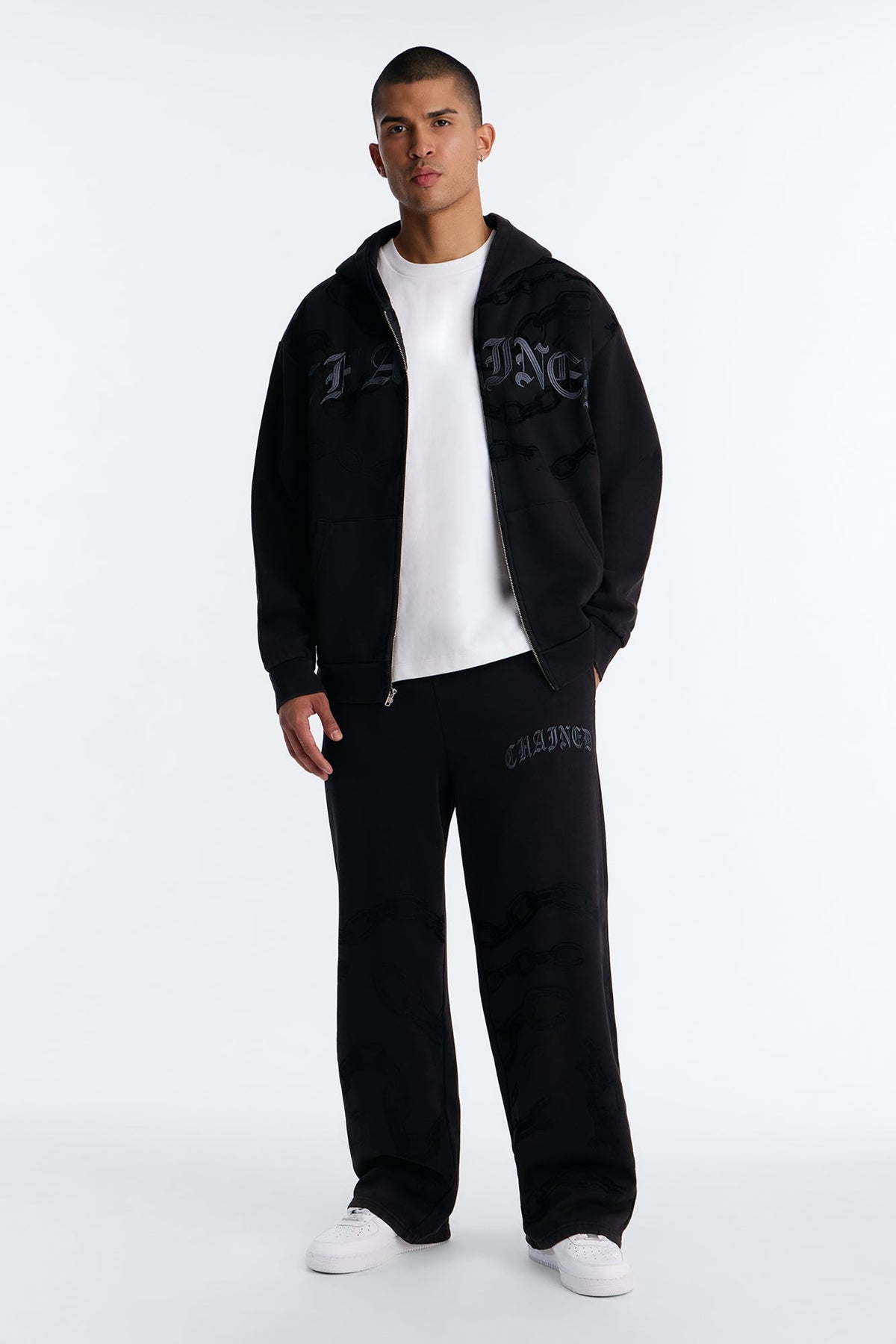 Chained Embroidered Sweatpants - Black
